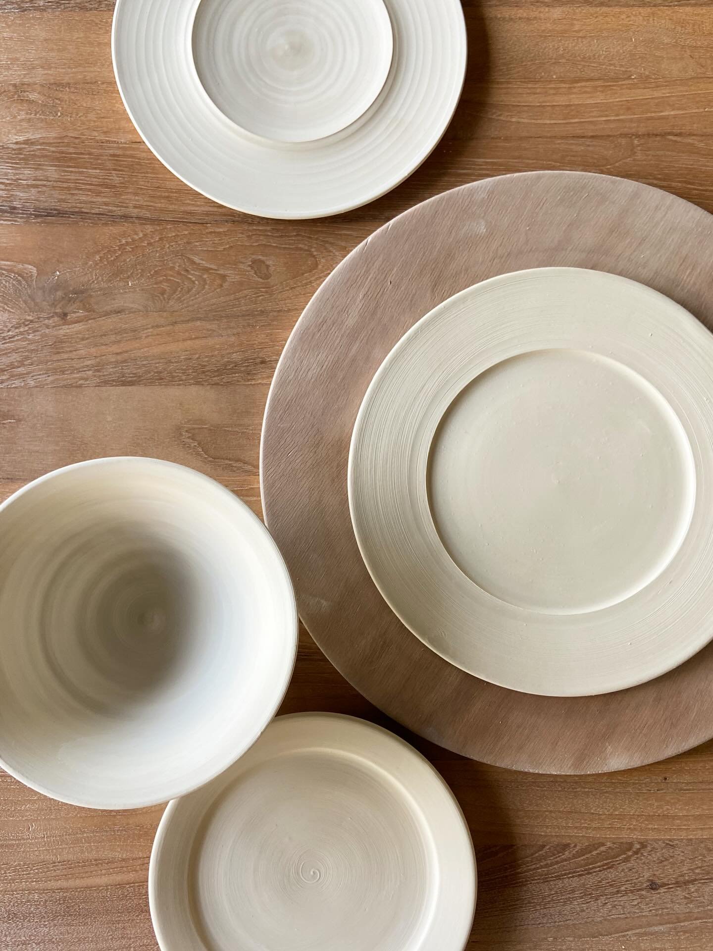 Finishing these porcelain test plates today, very happy to use porcelain for this restaurant. Porcelain makes these plates sturdy and very durable for frequent use. 

It&rsquo;s by far my favourite clay to work with: soft and very clean to turn the n