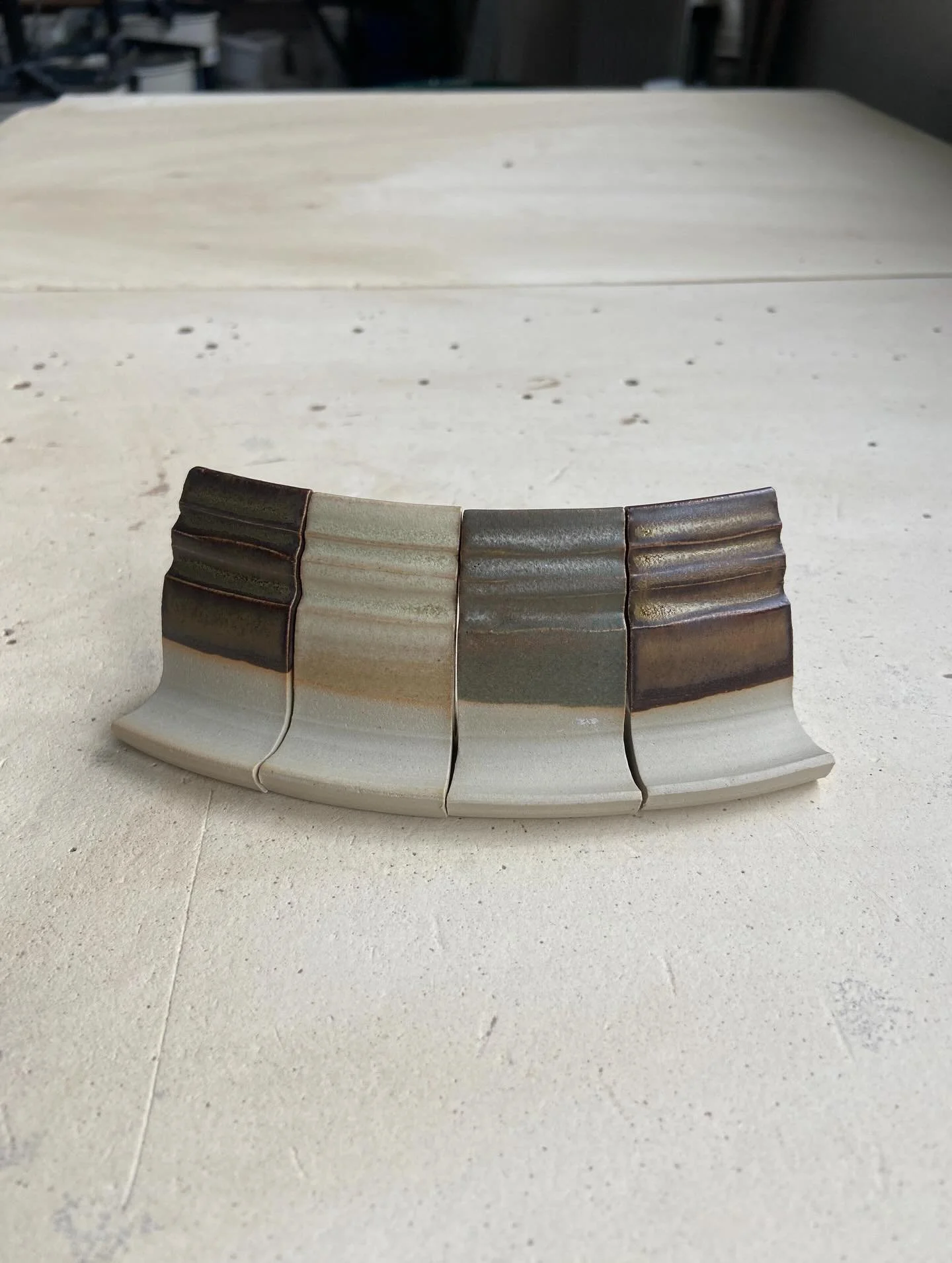 Four earth tones ready for cups, bowls and plates. What a challenge it has been to figure out this base glaze and al small tweaks to make the shades as they are now. You fire, you wait, you fire with alterations and continue until you have the right 