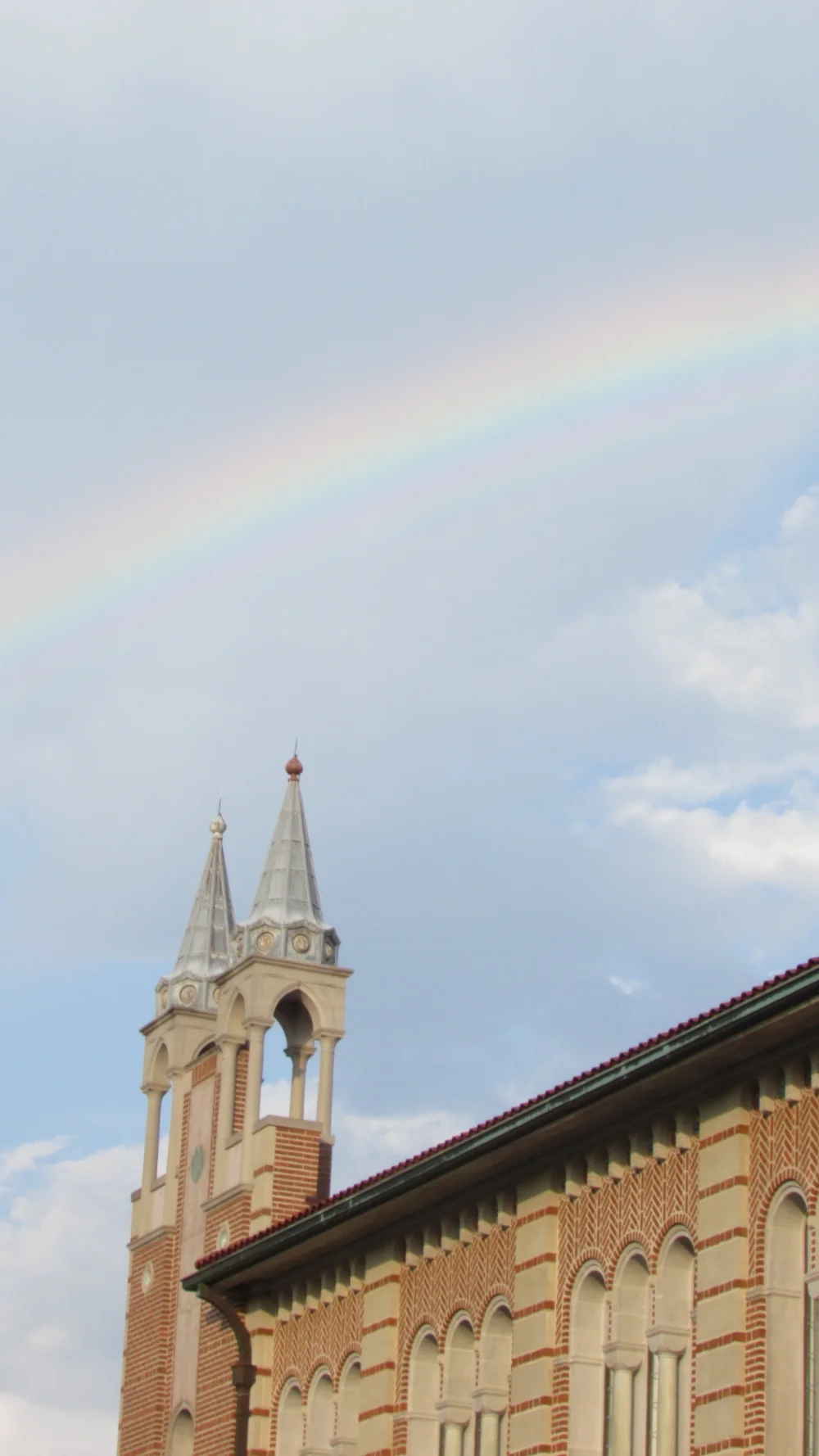 Rice-University-commencement-rainbow.jpg