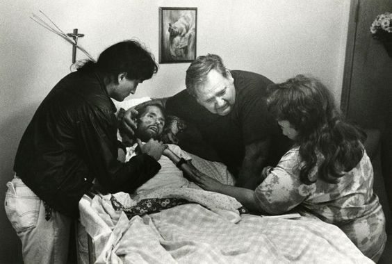 David Kirby and His family, 1990 (The Photo That Changed The Face of AIDS) by Therese Frare (source)