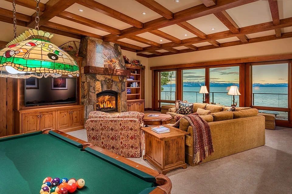 C06 family room - RESZED.jpg