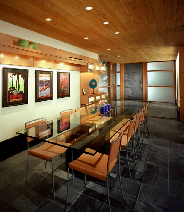 J05 DINING ROOM - CROPPED.jpg