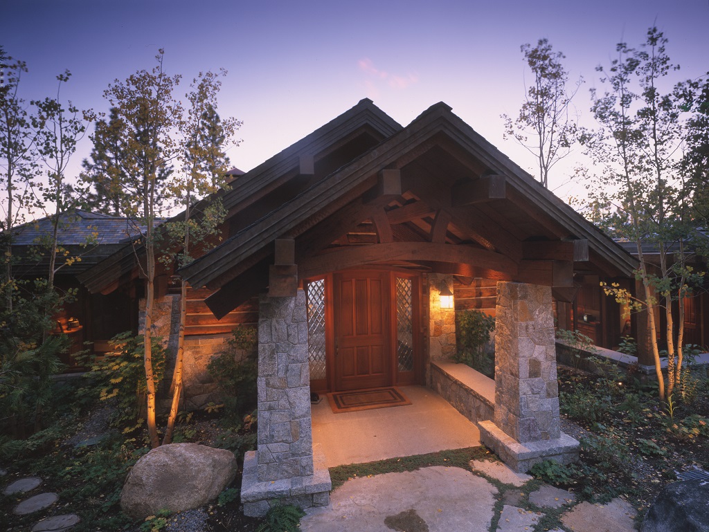 F01 ENTRY - RESIZED.JPG