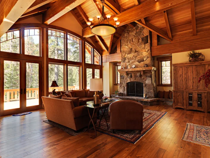 H04 livingroomside - resized.jpg