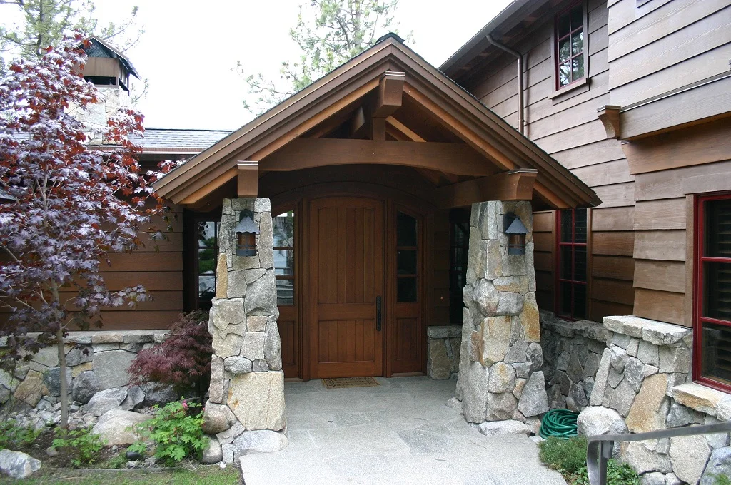 D02 portico-resized.JPG