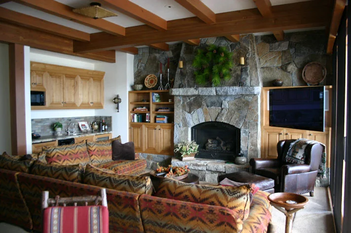 D09 family room-resized.jpg