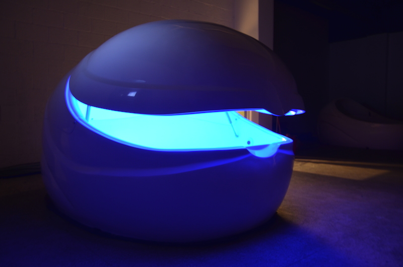 Pod type float tank. Very space age indeed.