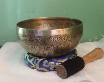 Make this bowl sing, bring the positive energy to you, or send out your intention to the universe.