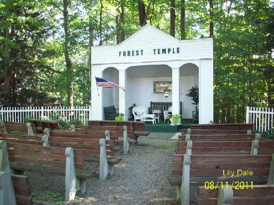 Gallery Readings are held here and a few other outdoor locations. When it rains they are held inside.