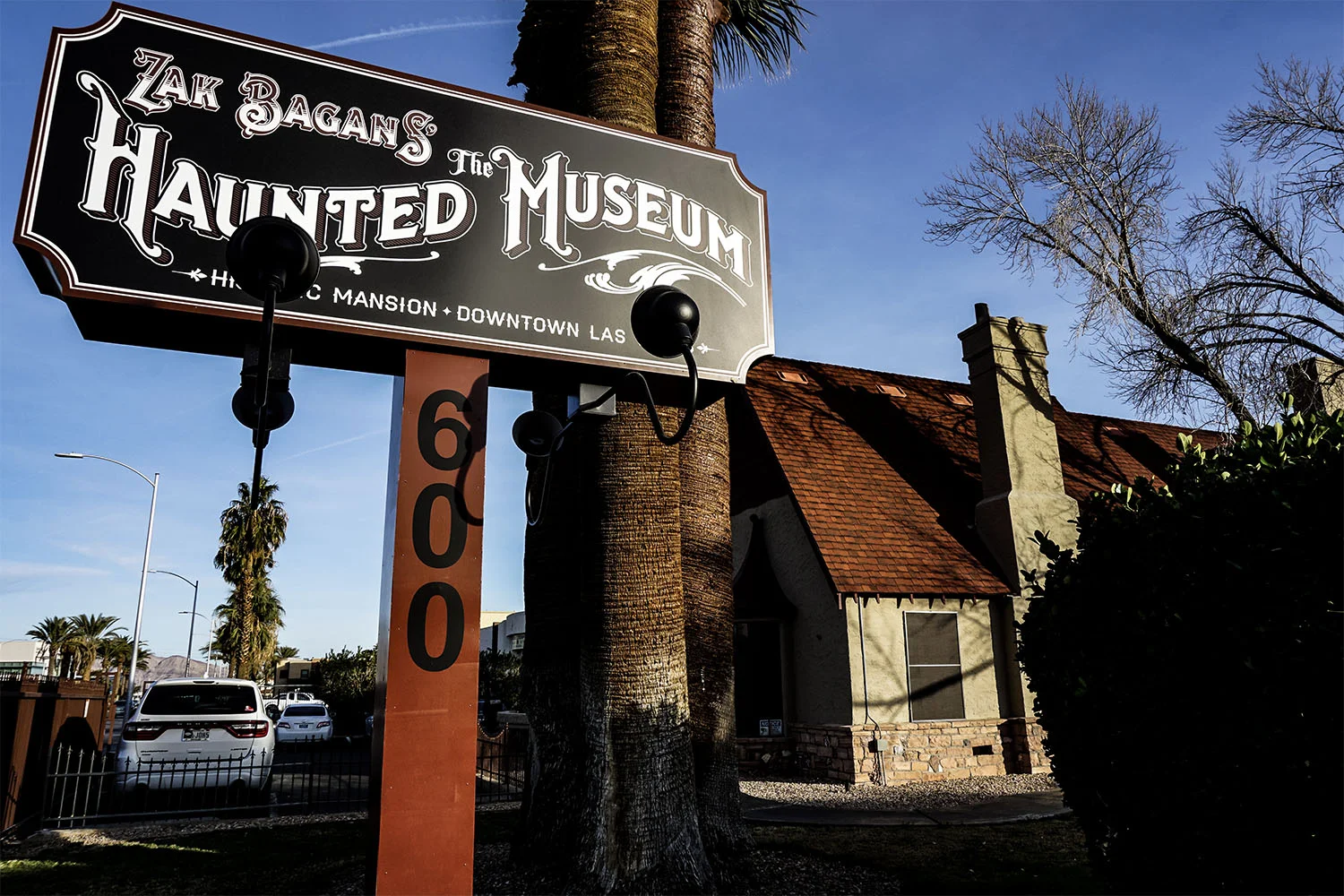 Zak-Bagans-Featured.jpg
