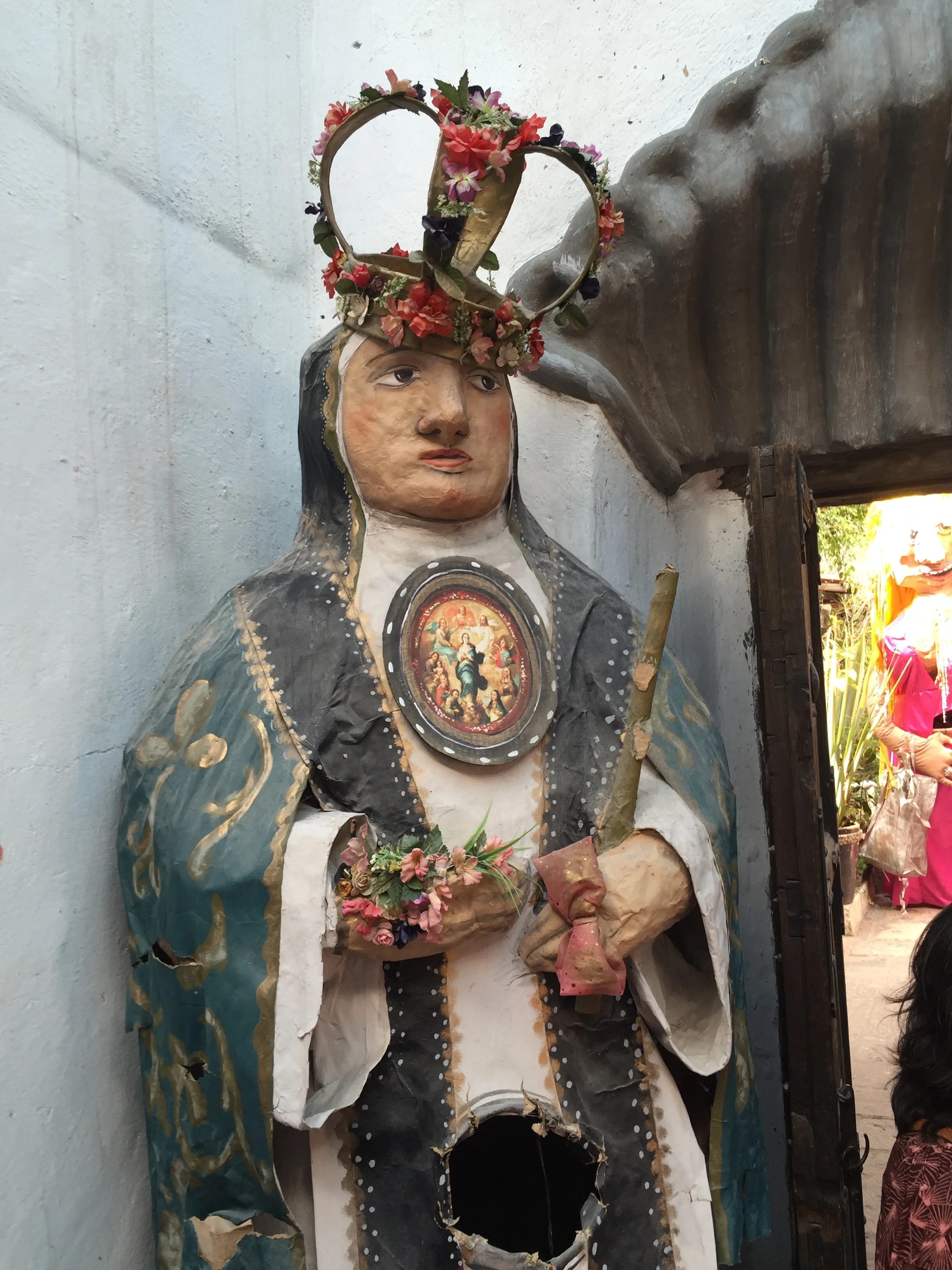 The magic of Mojigangas with Hermes Arroyo