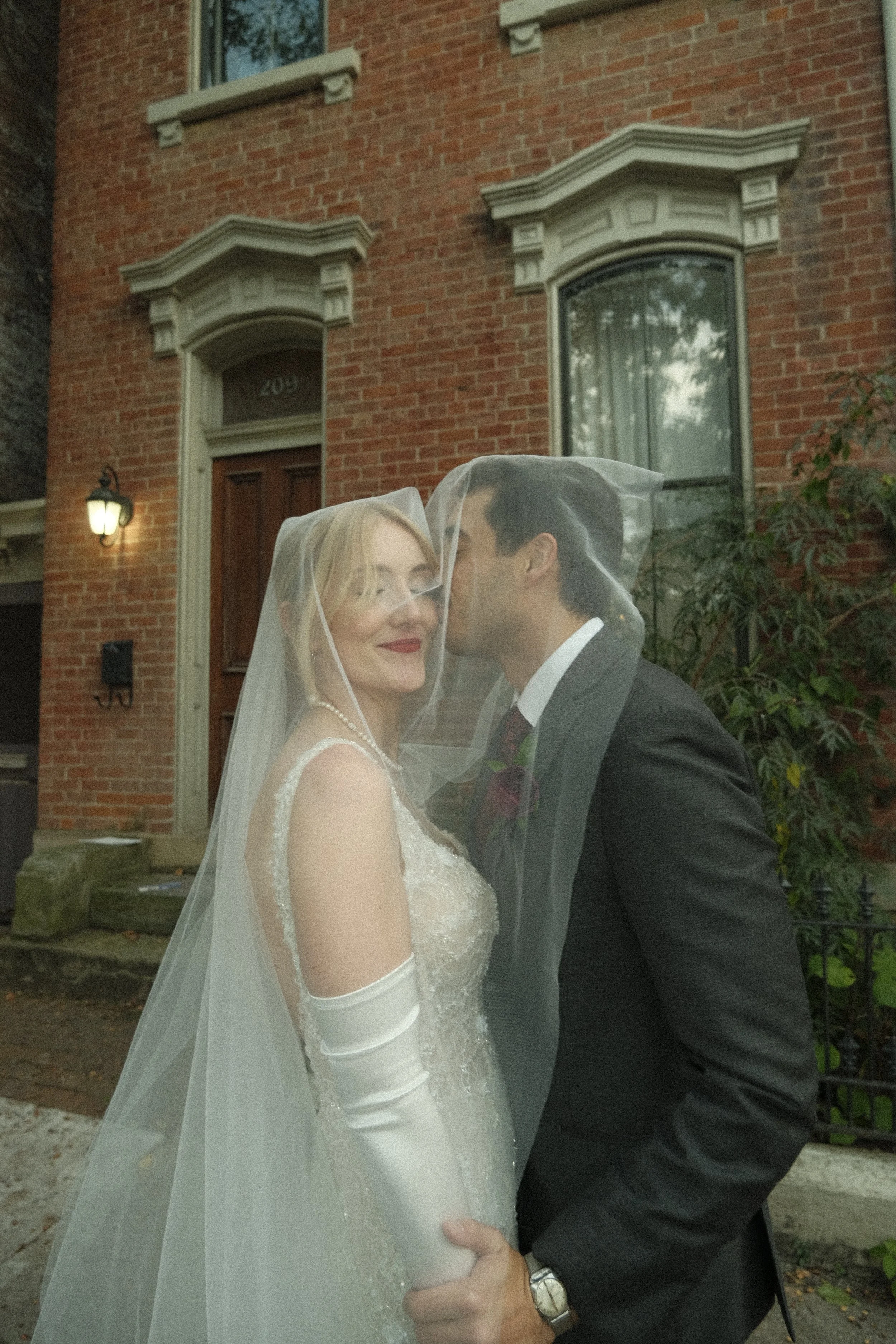 Emma &amp; Nick / A timeless beautiful wedding in OTR Cincinnati, OH