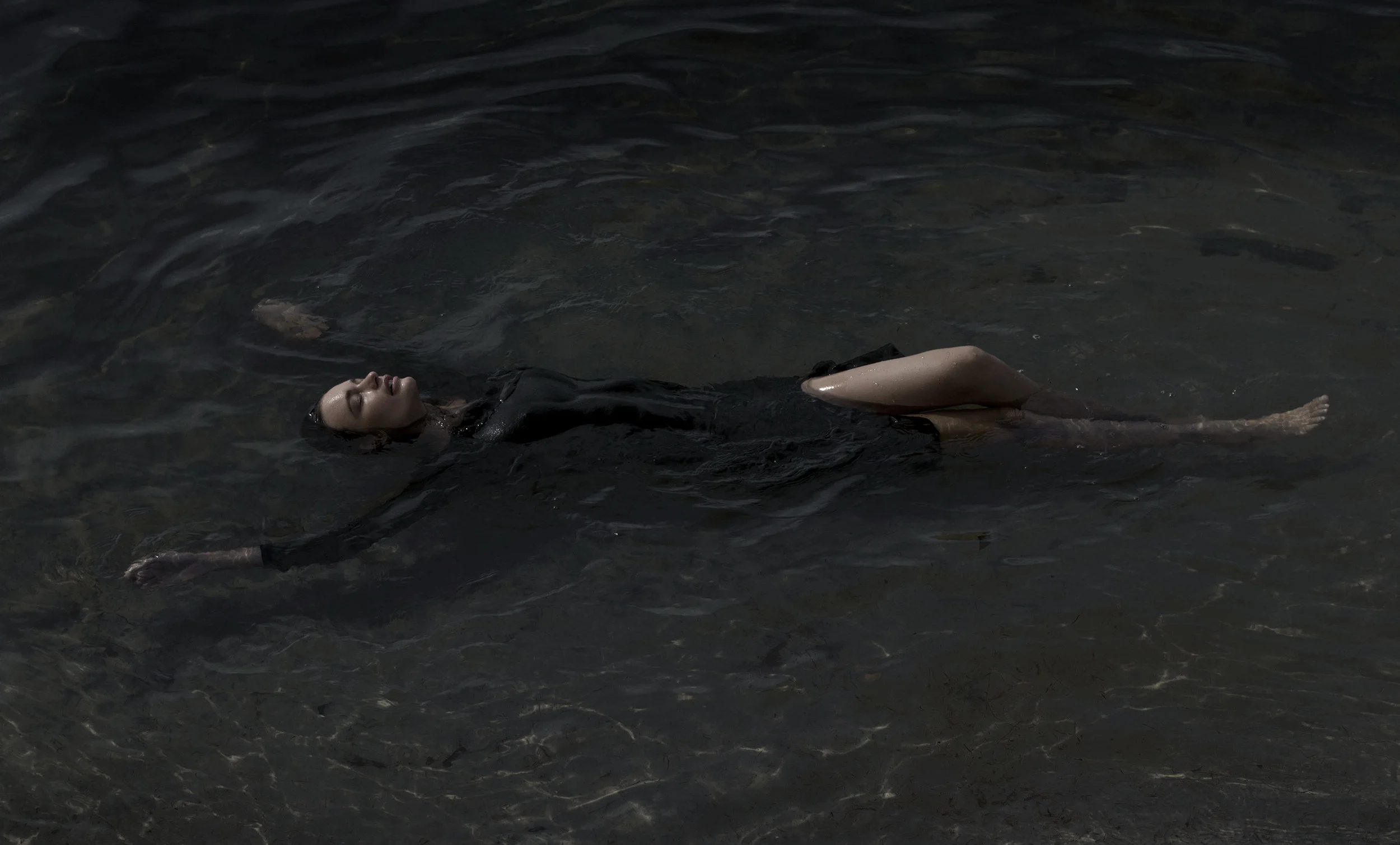 darkWaters_02.jpg