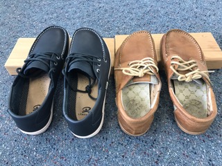 Comparing the newer “Navy” version (left) and the previous “Camel” version (right)
