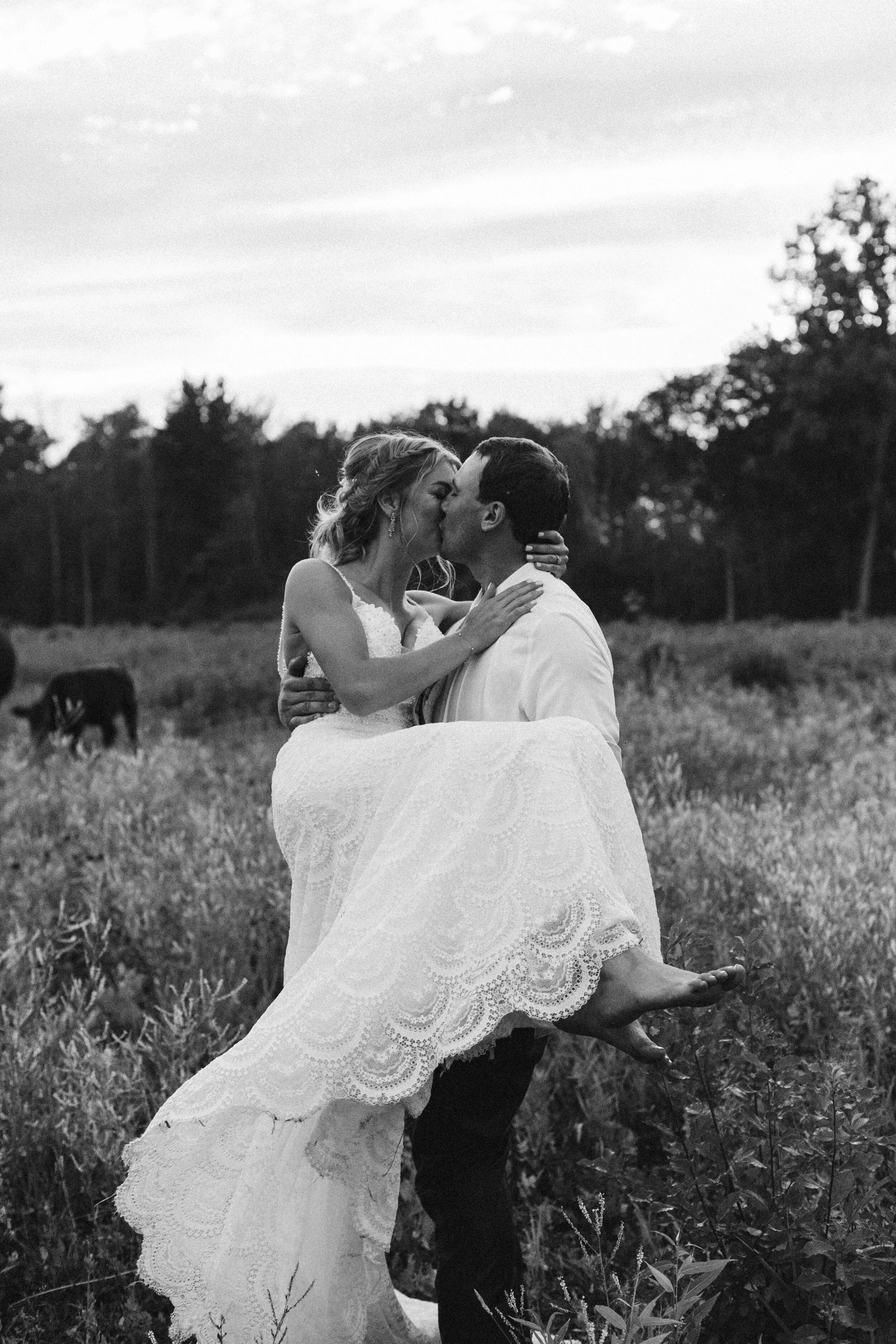 Rebecca &amp; Joel's Intimate Backyard Wedding