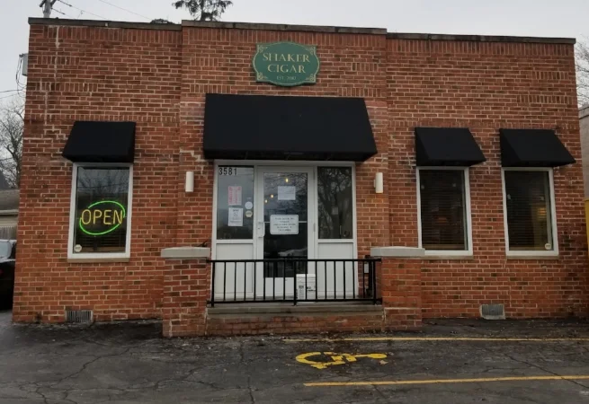 Shaker Cigar outside