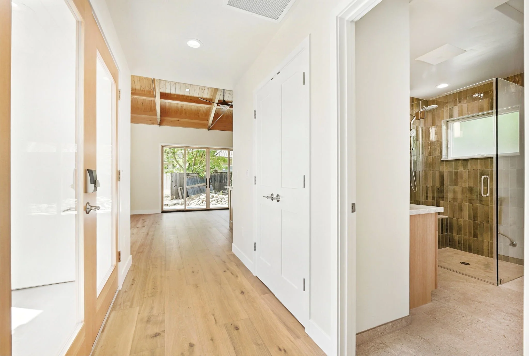 4-web-or-mls-04 Foyer.jpg