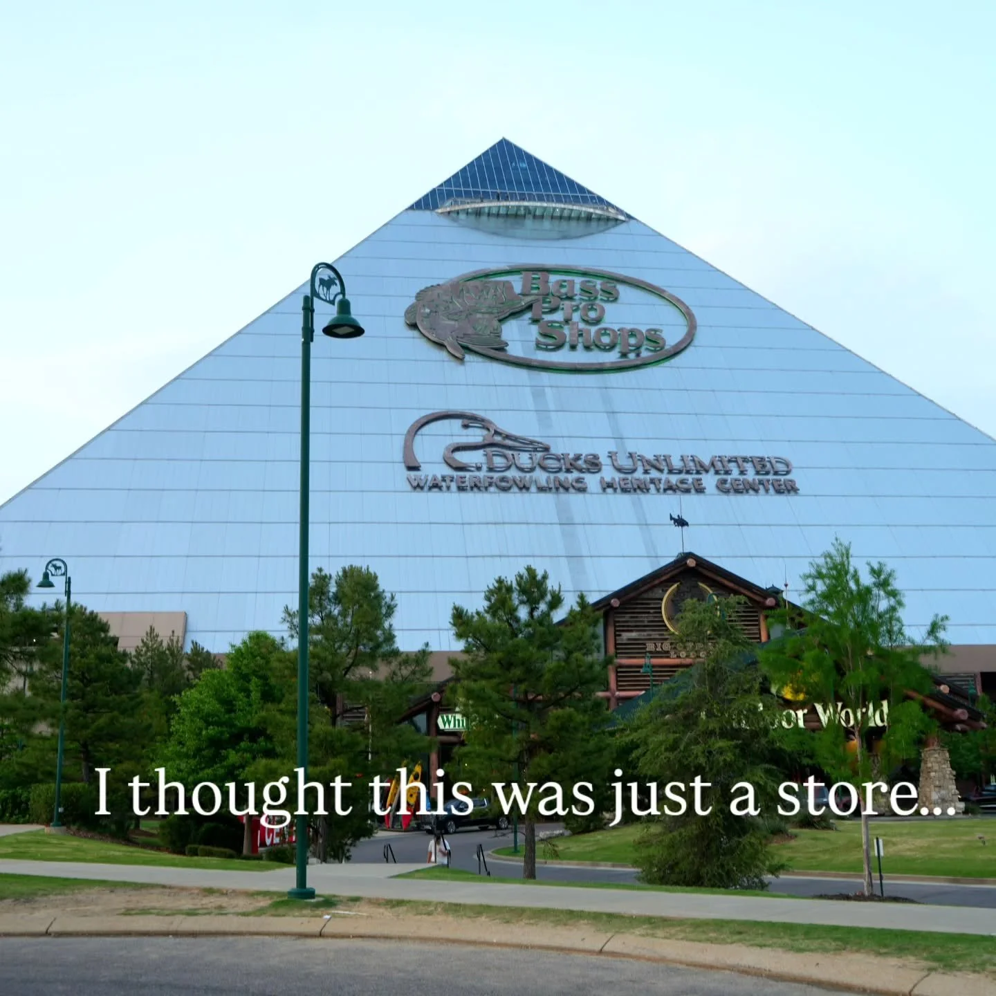 It's the largest Bass Pro Shop in the world‼️

If you make it to Memphis, you have to go inside. And then to the very top for the best views of the city.

321 feet tall  535,000 sq. ft.

100-room hotel (Big Cypress Lodge)

America's tallest freestand
