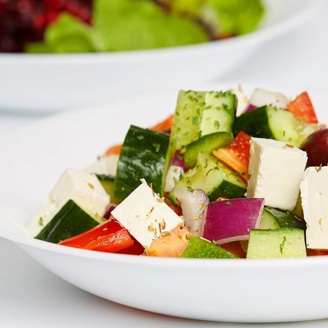 Happy Monday everyone! Check out our healthy and delicious Chunky Greek salad 😋