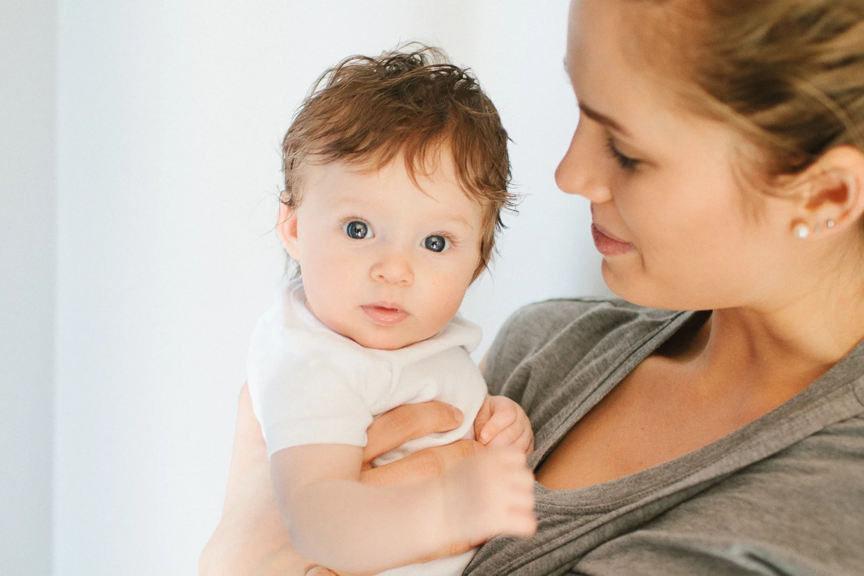 Baby girl Olivia and Mom, lifestyle and newborn photography session