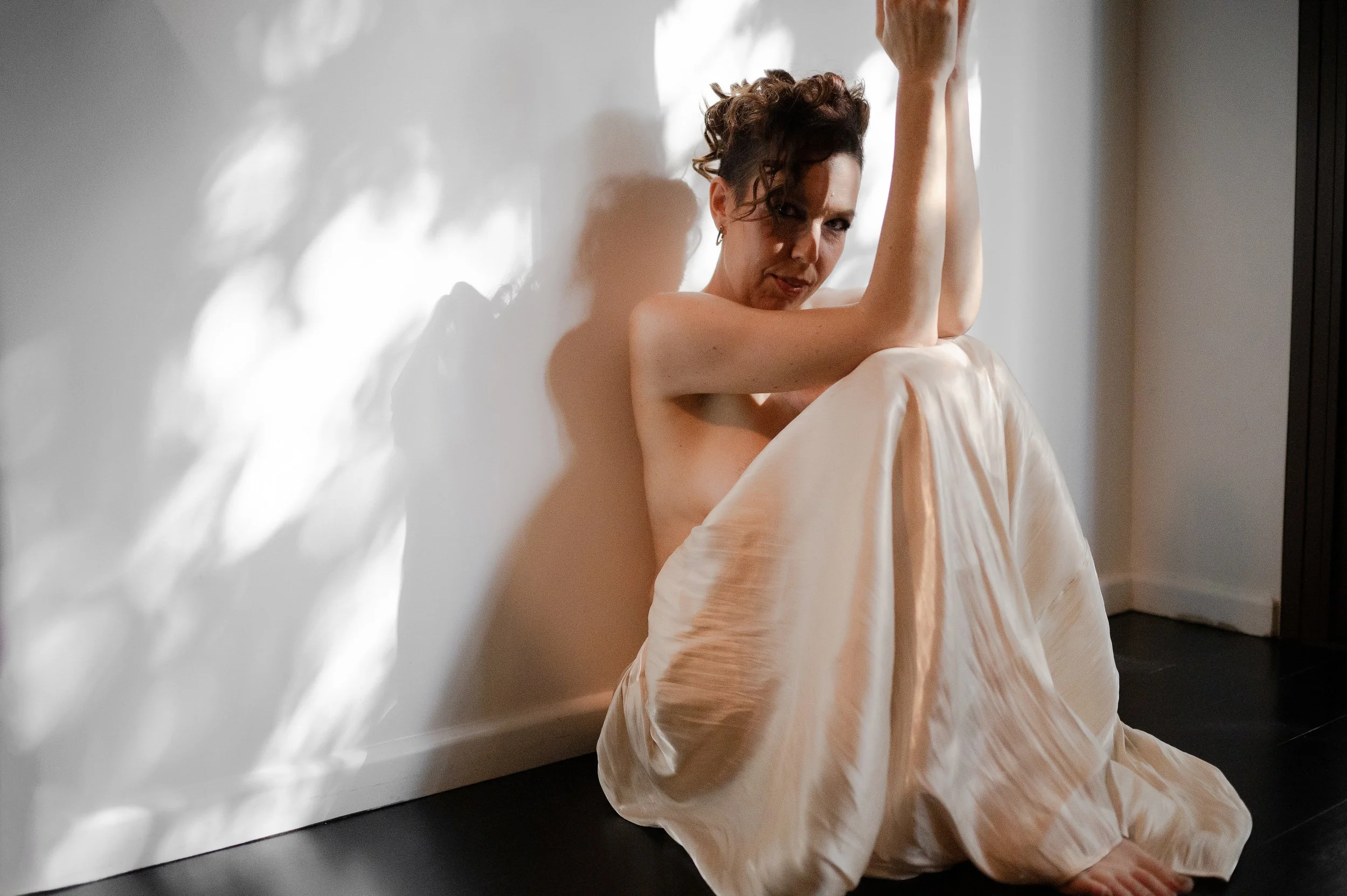 Meet Lauren White — The Bi Sexologist — award-winning sexologist and private mentor for bi and bi-curious high-performing women