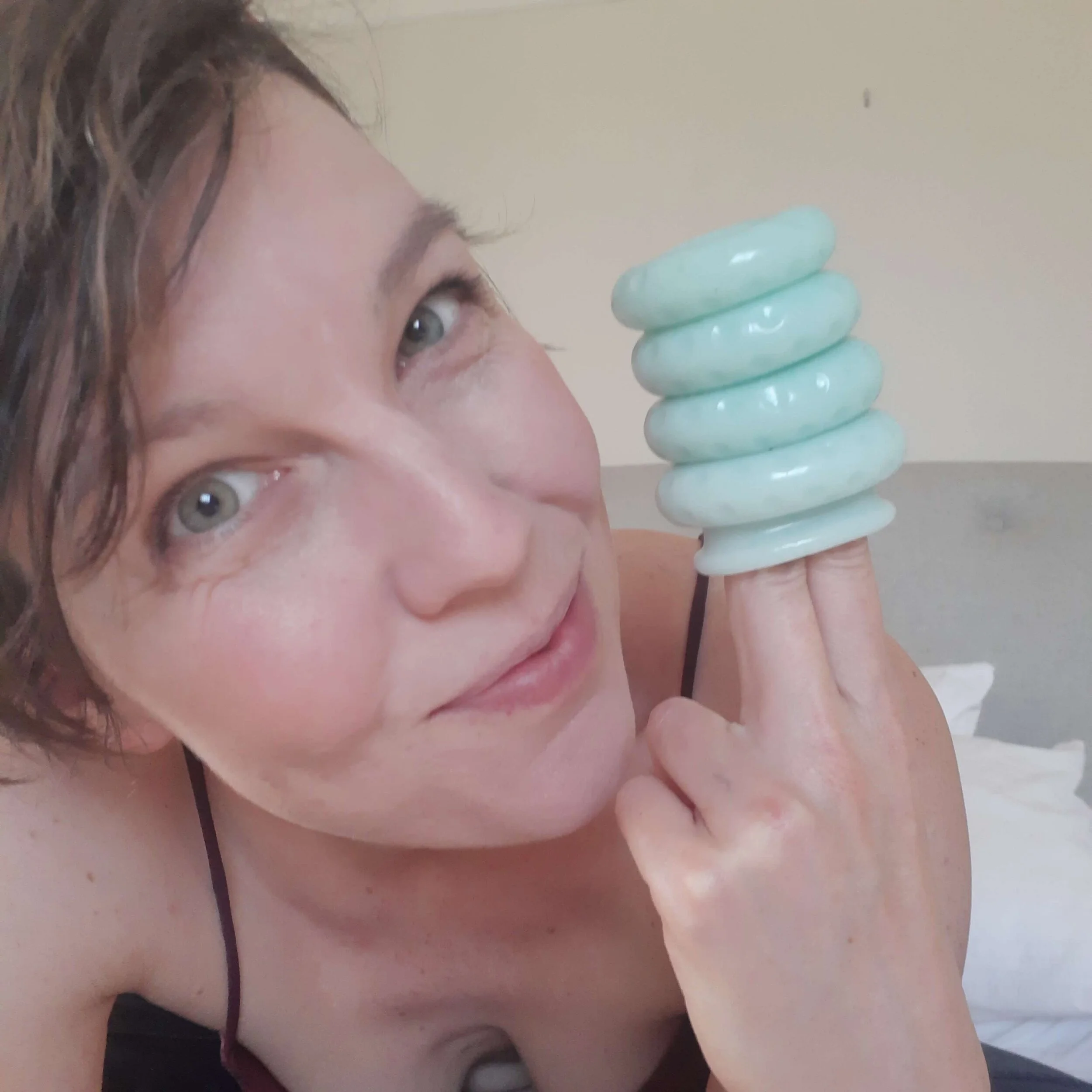 How to use the Ohnut - A review by sex therapist Lauren White