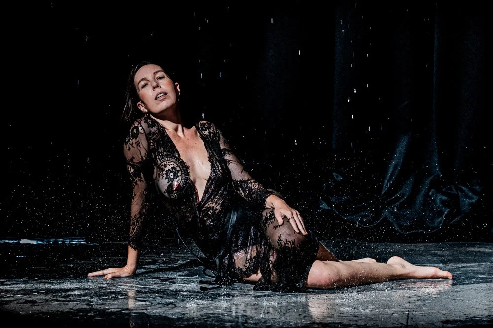 Lauren White — The Bi Sexologist — award-winning sexologist and private mentor for bi and bi-curious women