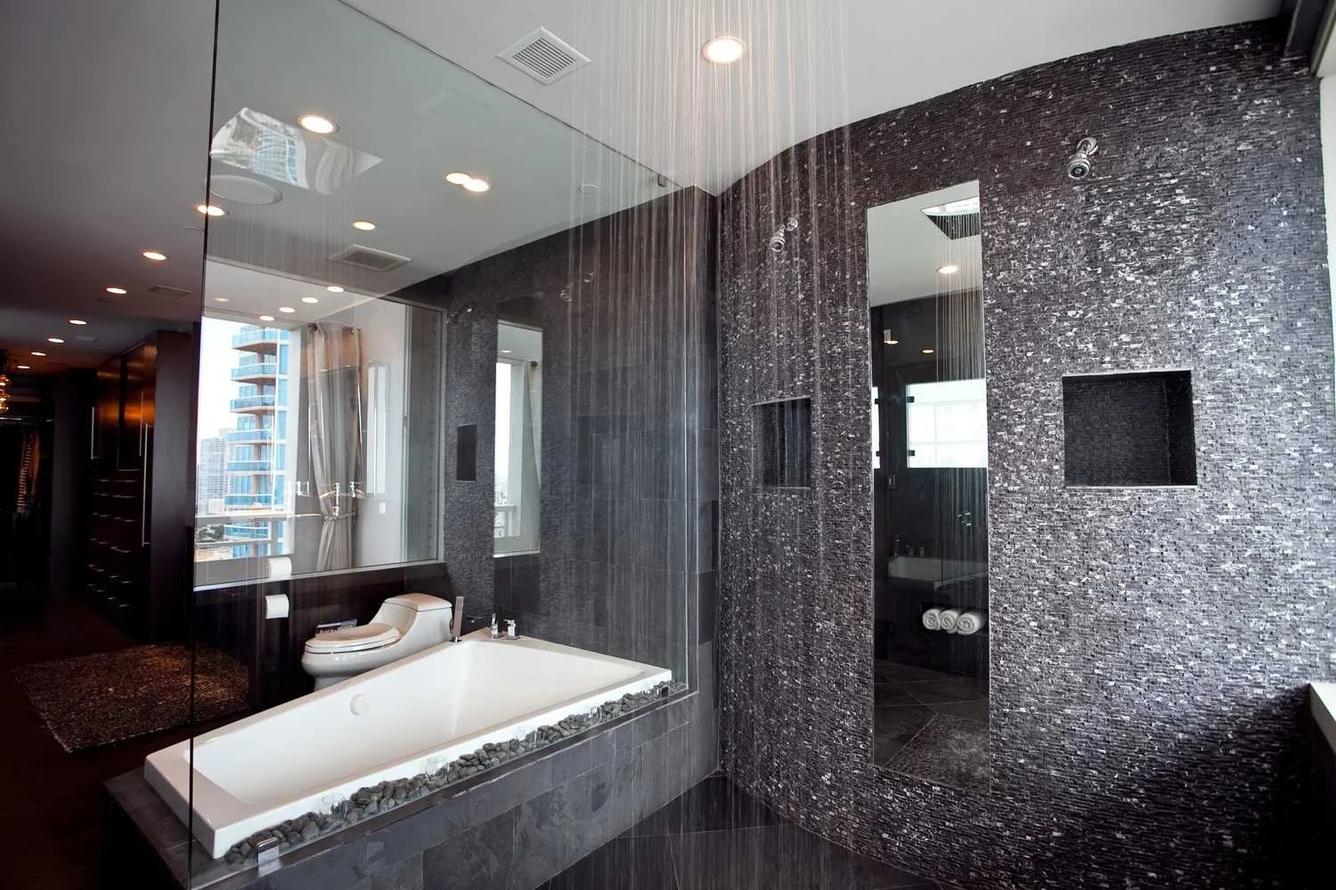DC-frameless-shower-screen-1.jpeg