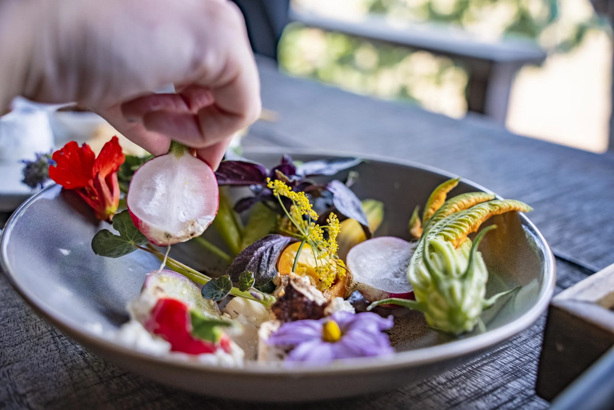  A farm-to-table feast shaped by the seasons. Honest food, handcrafted wine and the rhythm of our land. 