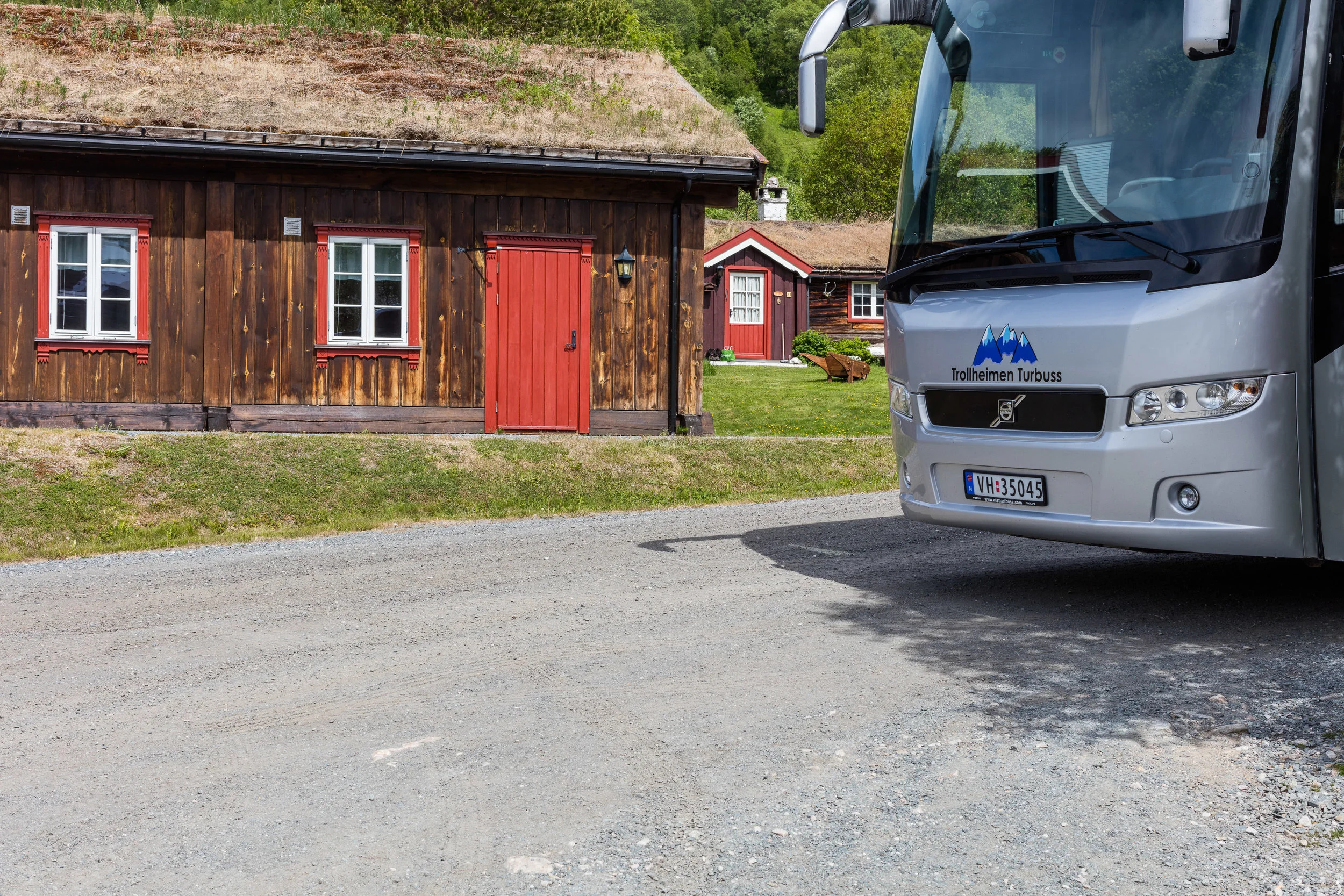 Bortistu Gjestegård ligger i Oppdal kommune i naturskjønne omgivelser innerst i Storlidalen og i hjertet av Trollheimen.