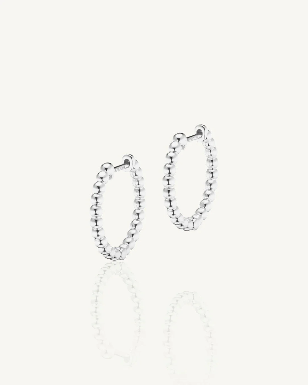 altruist-fine-jewelry-voltaire-hoops-13mm-background-wg.JPG