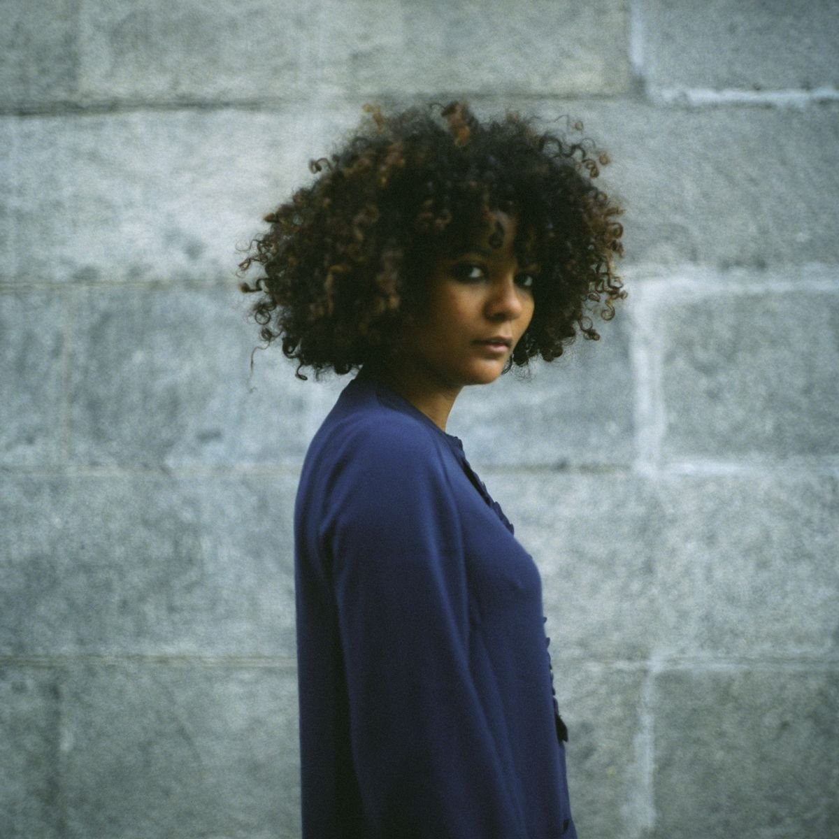 Essonti must nyongo - Agnes Essonti Luque