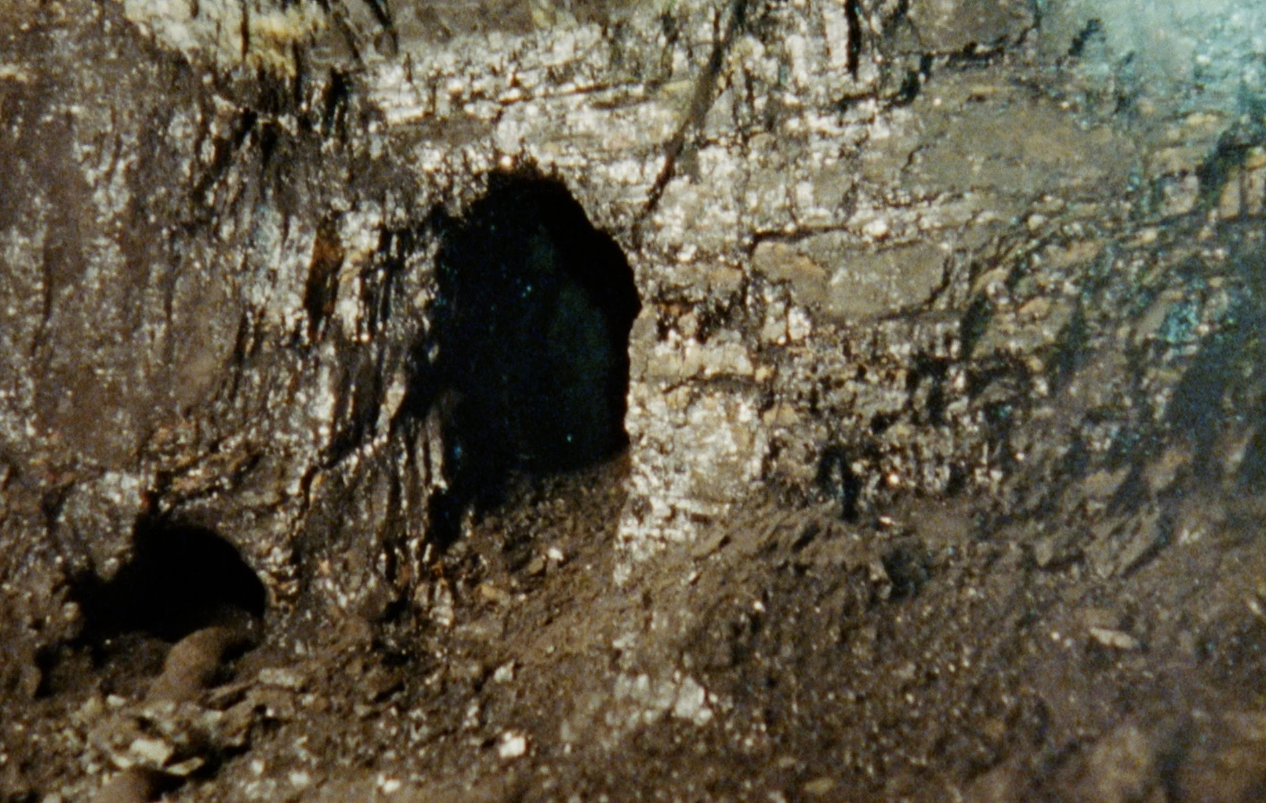 film still Moving Sound - Sadia Pineda Hameed