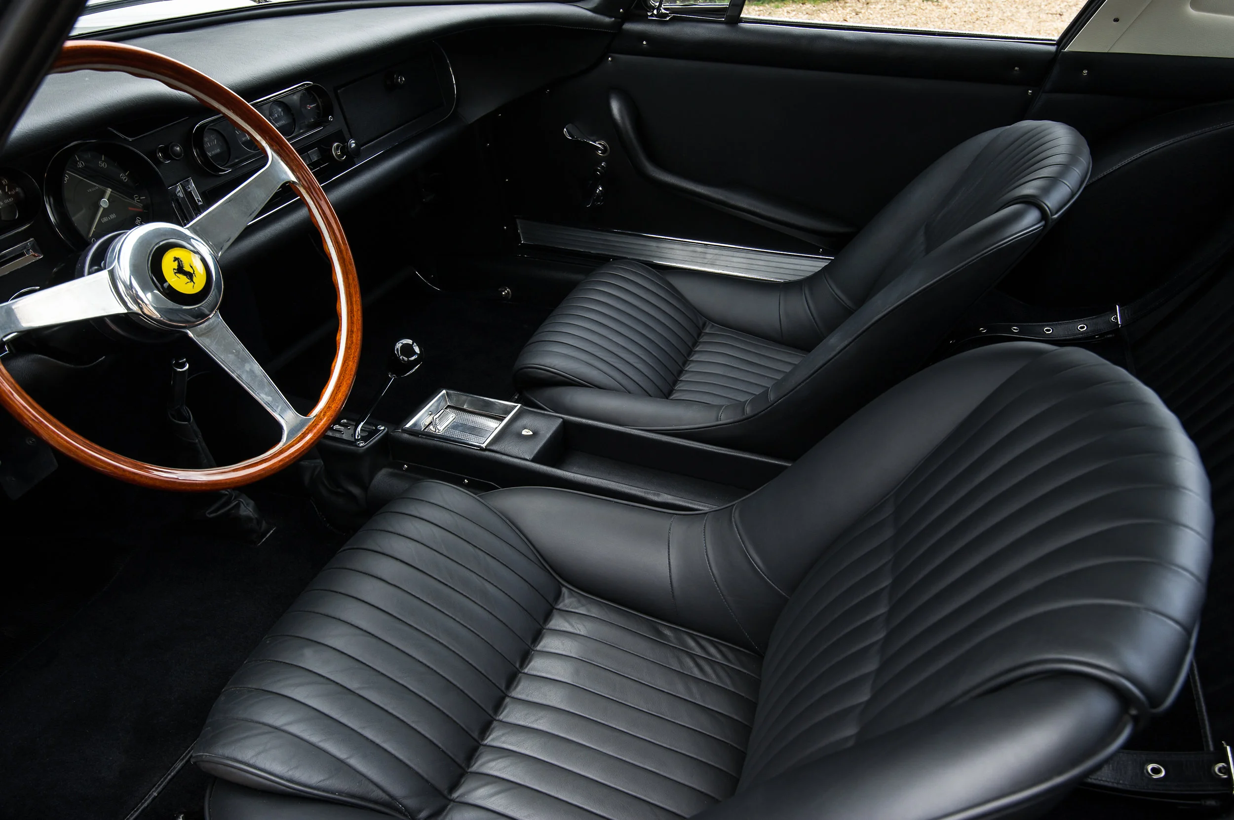 Ferrari_275_040.jpg