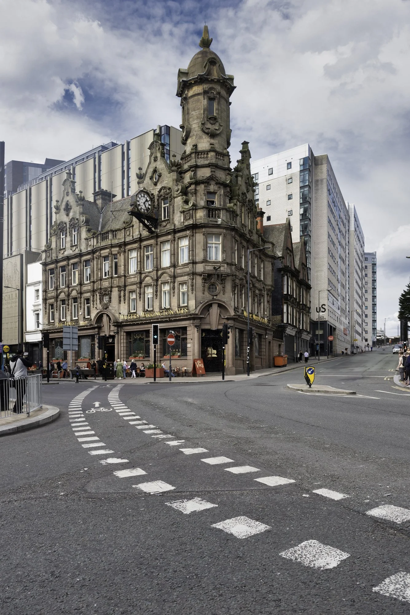 The Vines Historic Pub - Liverpool