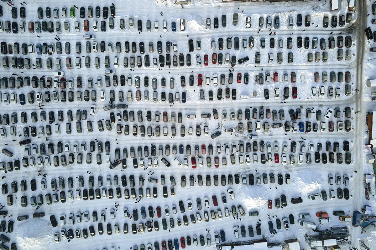 cars-parked-in-a-snow-covered-parking-lot-2026-09-23-01-34-41-utc.jpg