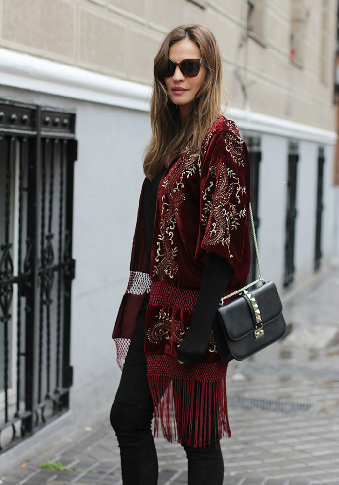Lady Addict luciendo kimono en un artículo reciente que escribió sobre esta prenda este año en mayo 2017