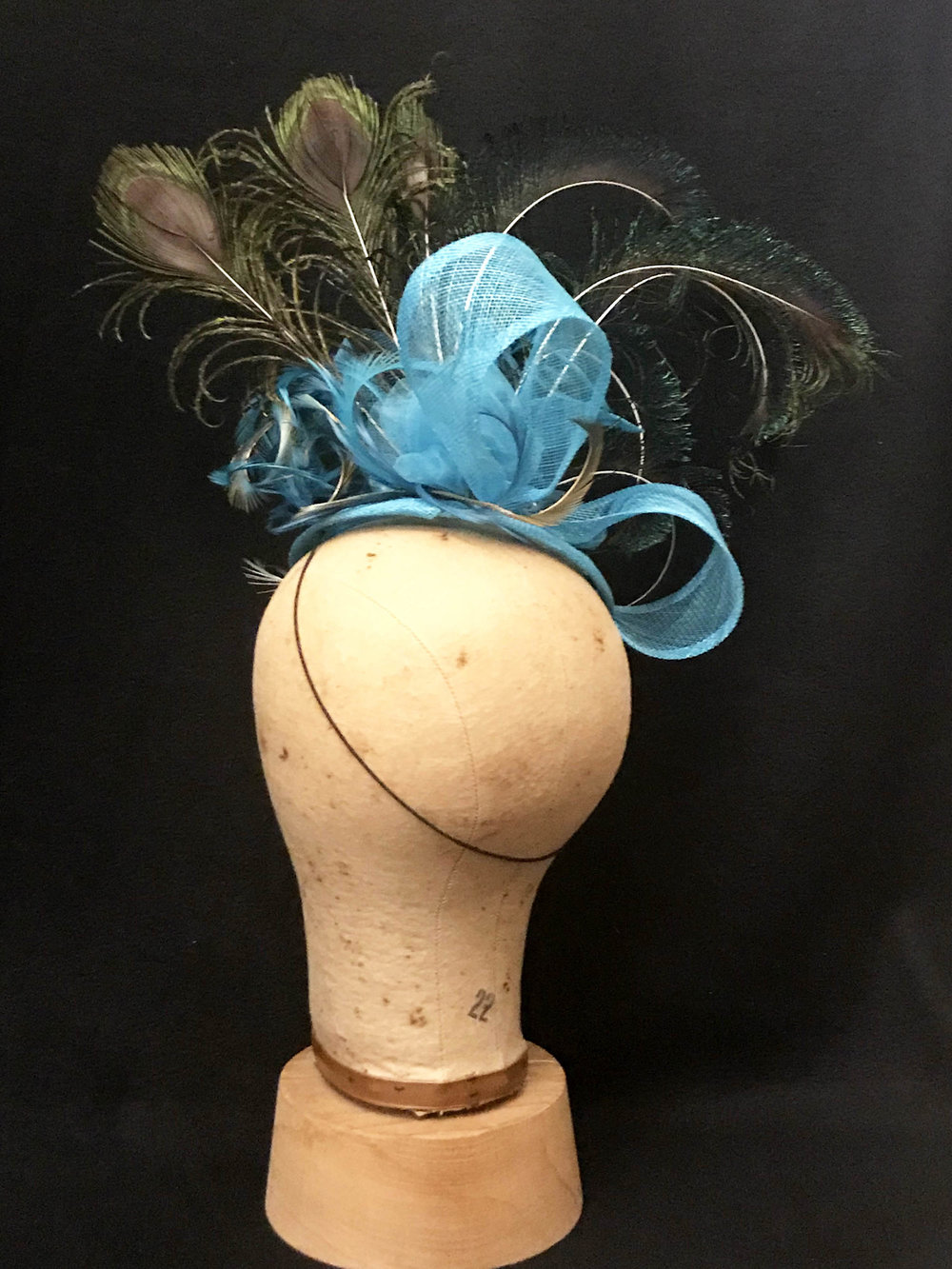 Absinthe Peacock perch hat