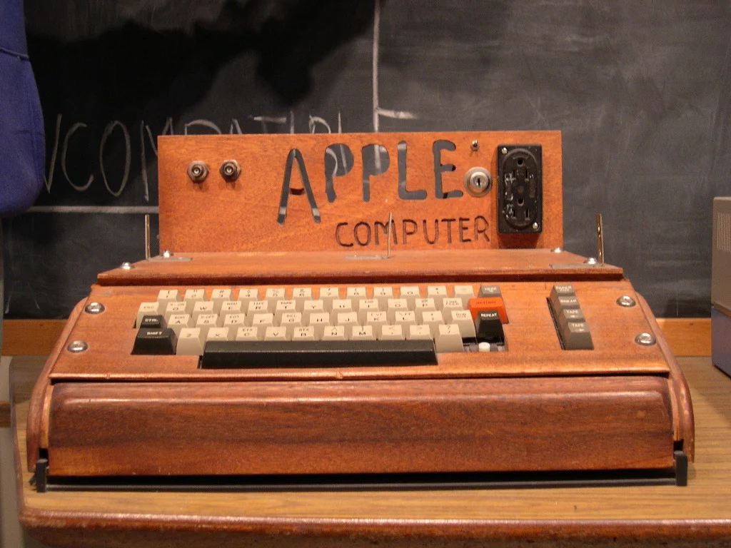 first-apple-computer.jpg