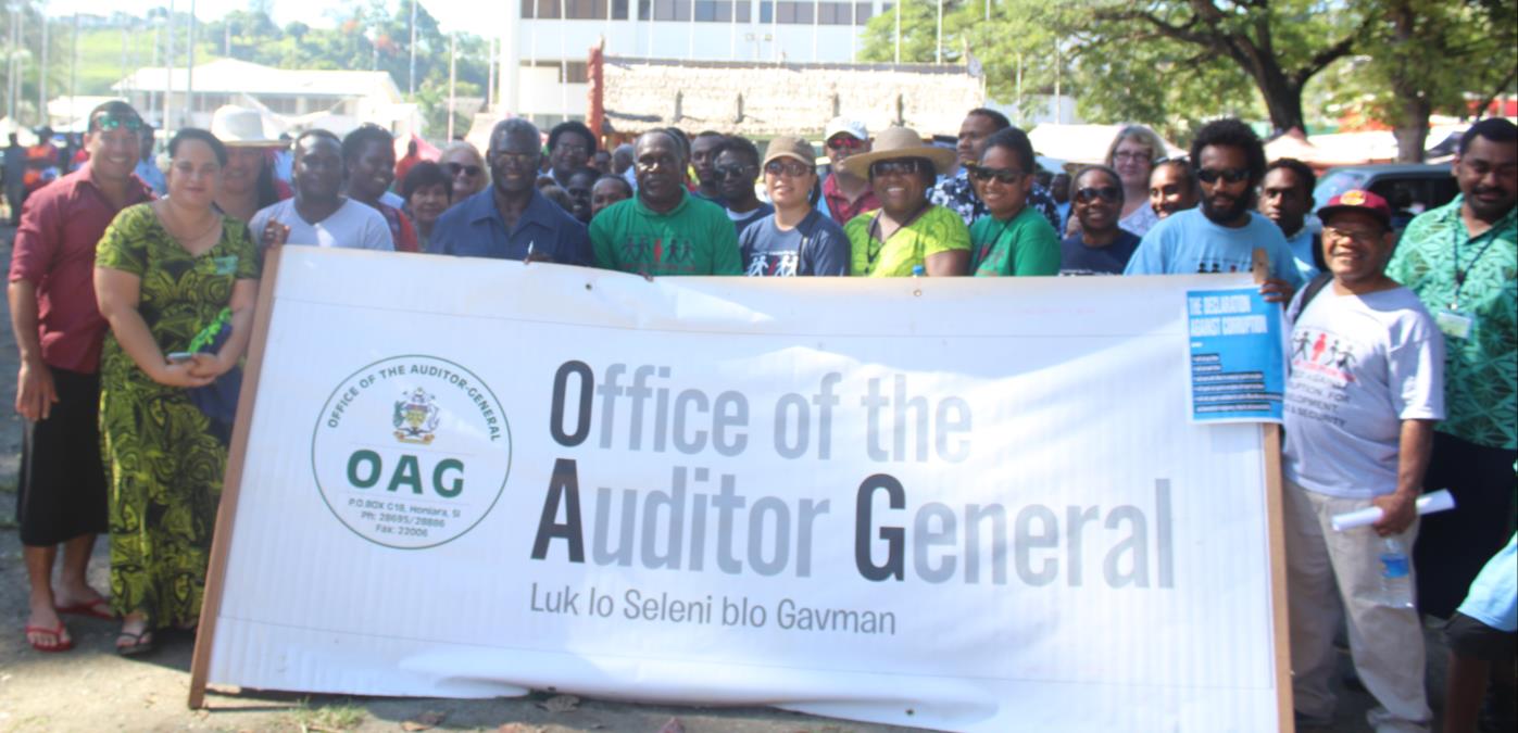 Pacific Auditors participated in the “Walk Against Corruption” to celebrate International Anti-Corruption Day 9th December 2016 with OAG Solomon Islands. Photo taken with Solomon Islands Honourable Prime Minister and Auditor General of Solomon Islands