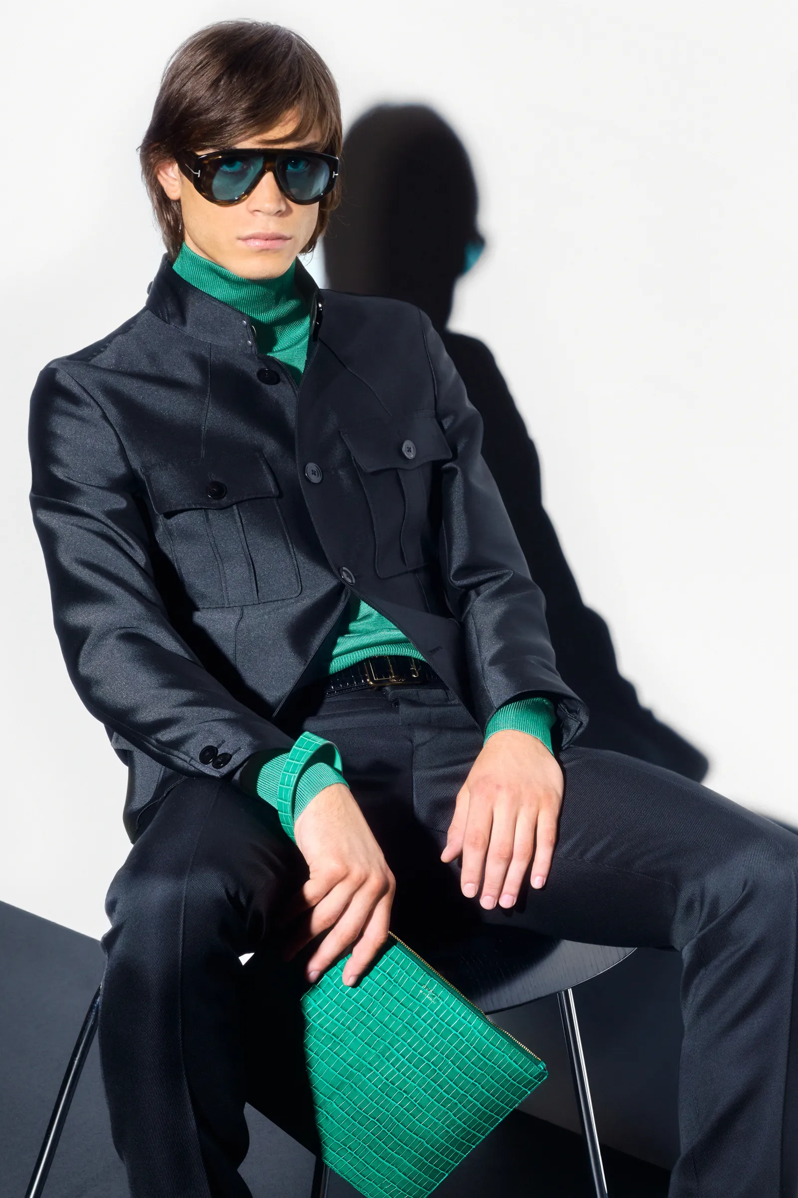00024-tom-ford-fall-22-mens-nyc-credit-brand.png