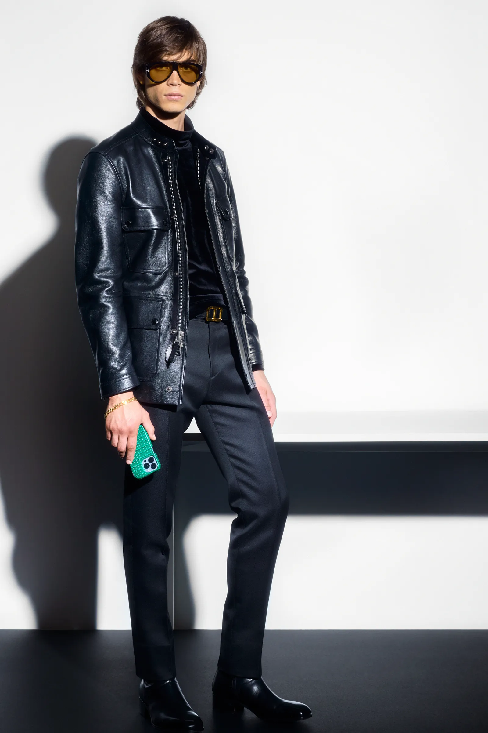 00025-tom-ford-fall-22-mens-nyc-credit-brand.png
