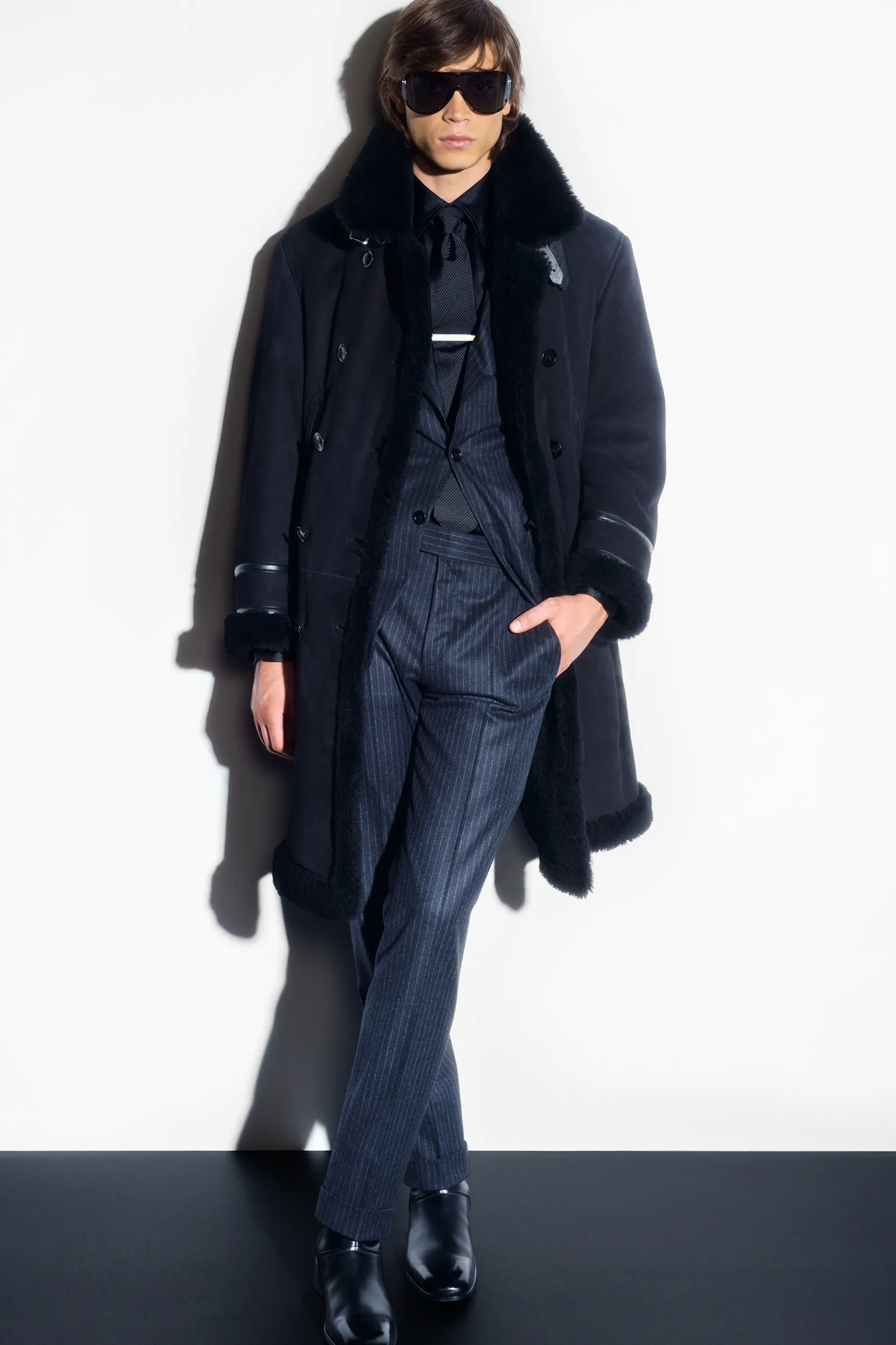 00026-tom-ford-fall-22-mens-nyc-credit-brand.png
