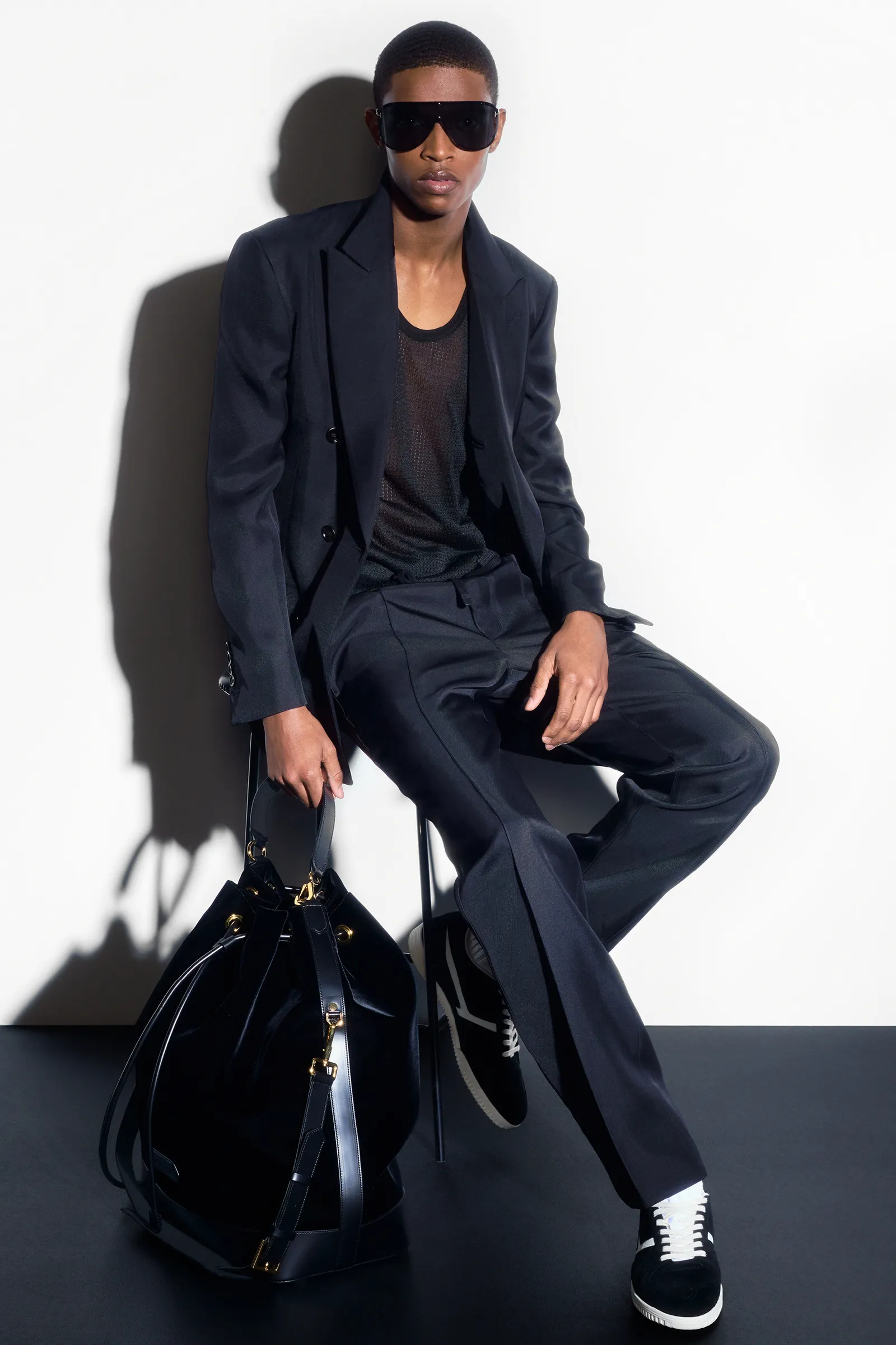 00039-tom-ford-fall-22-mens-nyc-credit-brand.png