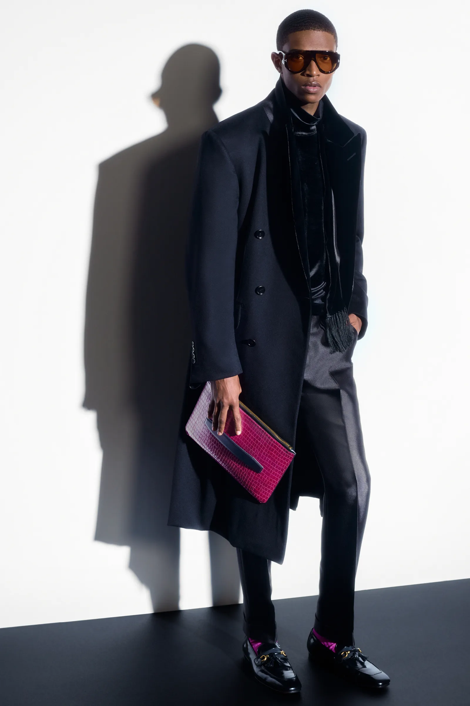 00042-tom-ford-fall-22-mens-nyc-credit-brand.png