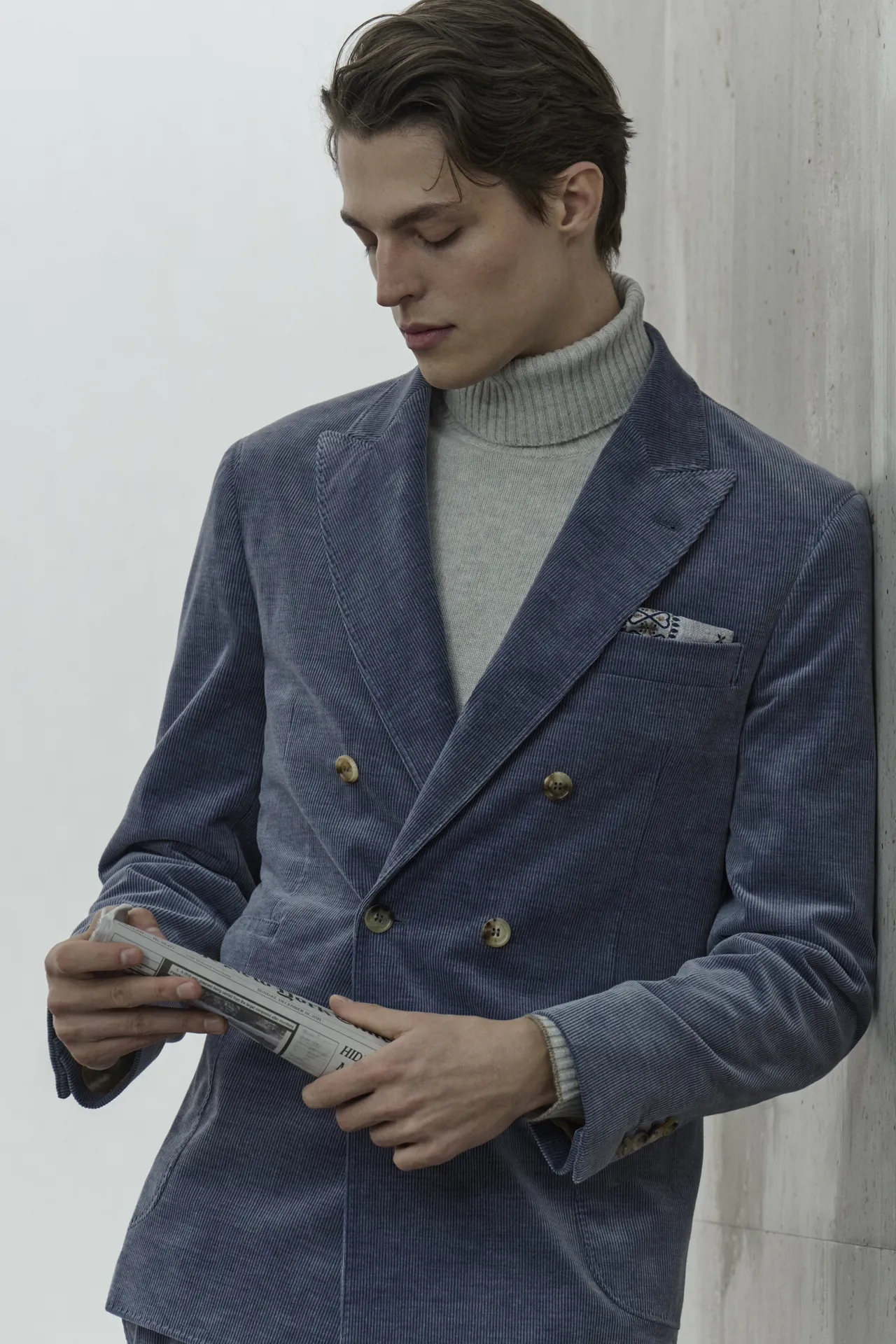 00001-BRUNELLO-Cucinelli-Men-Fall-2022-Credit-Alistair-Taylor-Young.png