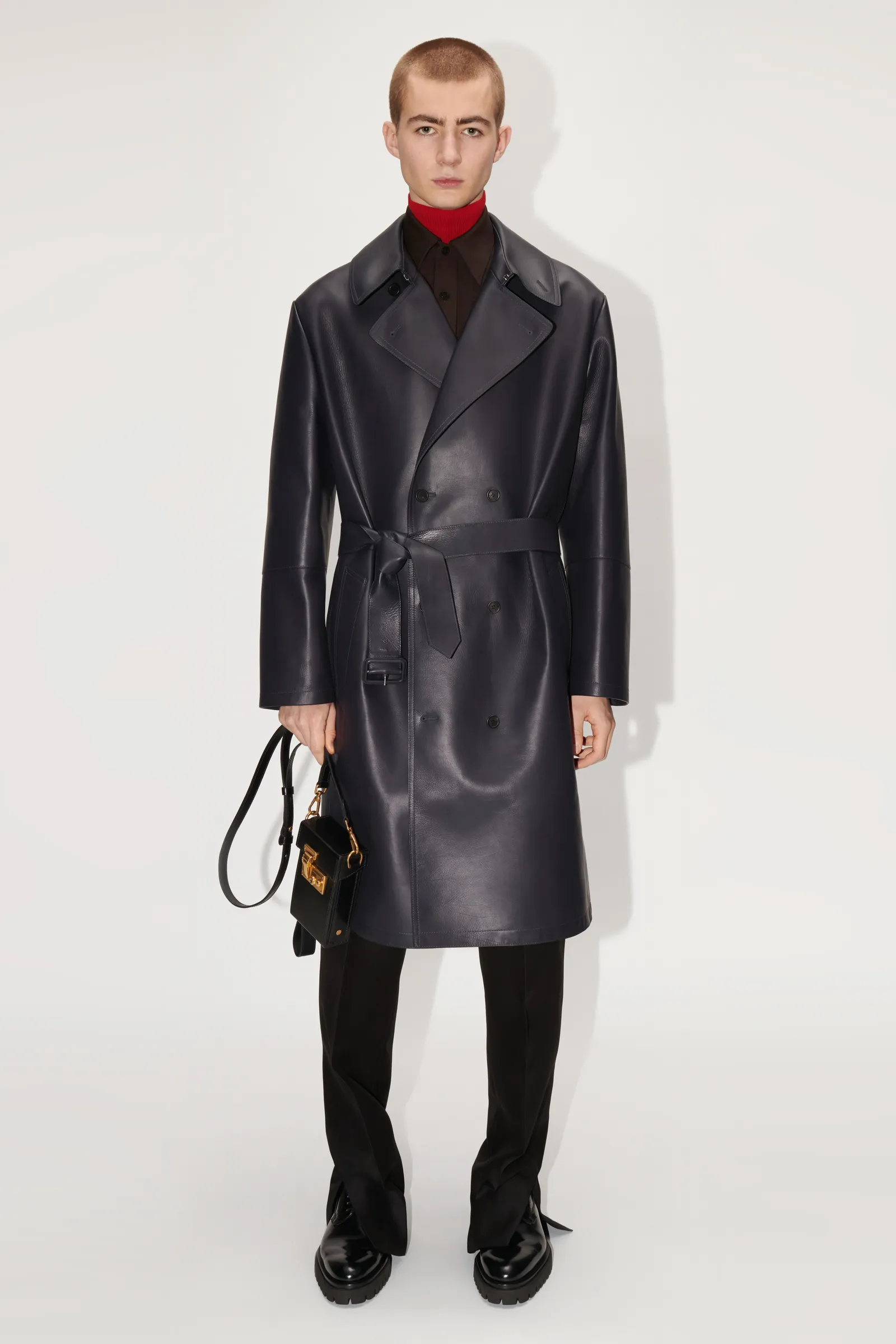 00023-Dunhill-Mens-Fall-22-London-credit-brand.png