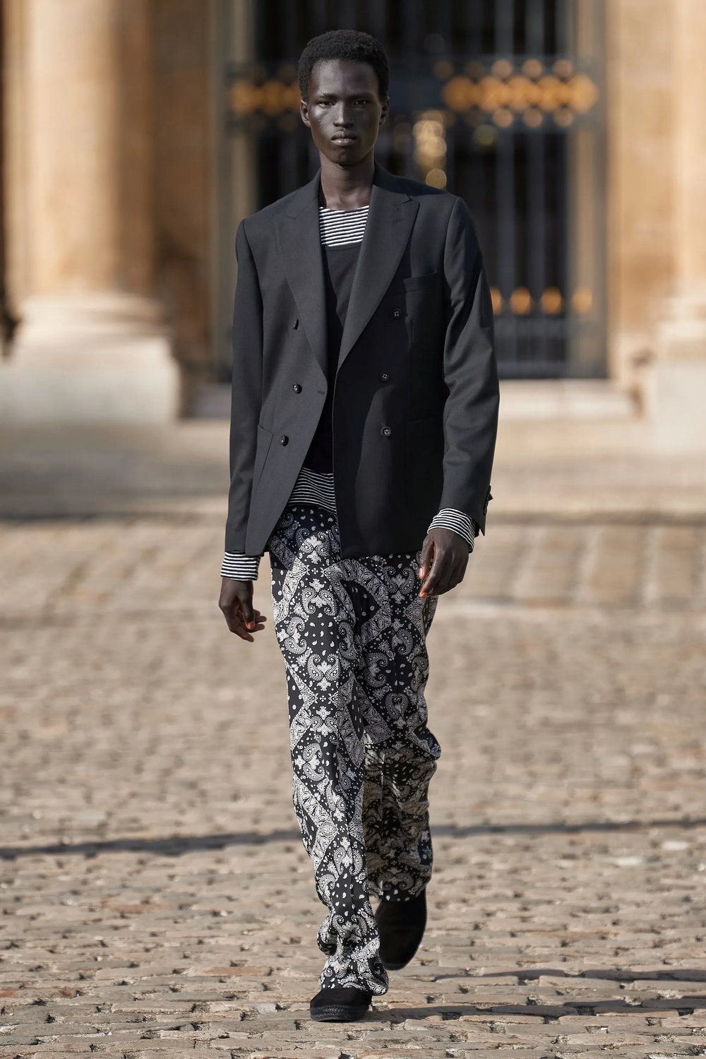 batch_00060-officine-generale-spring-2023-menswear-credit-gorunway.png