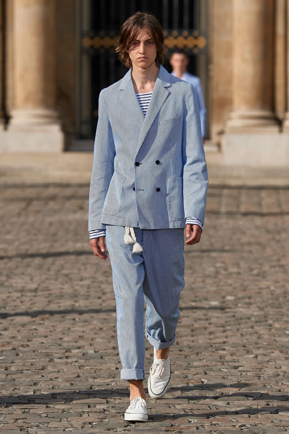 batch_00020-officine-generale-spring-2023-menswear-credit-gorunway.png