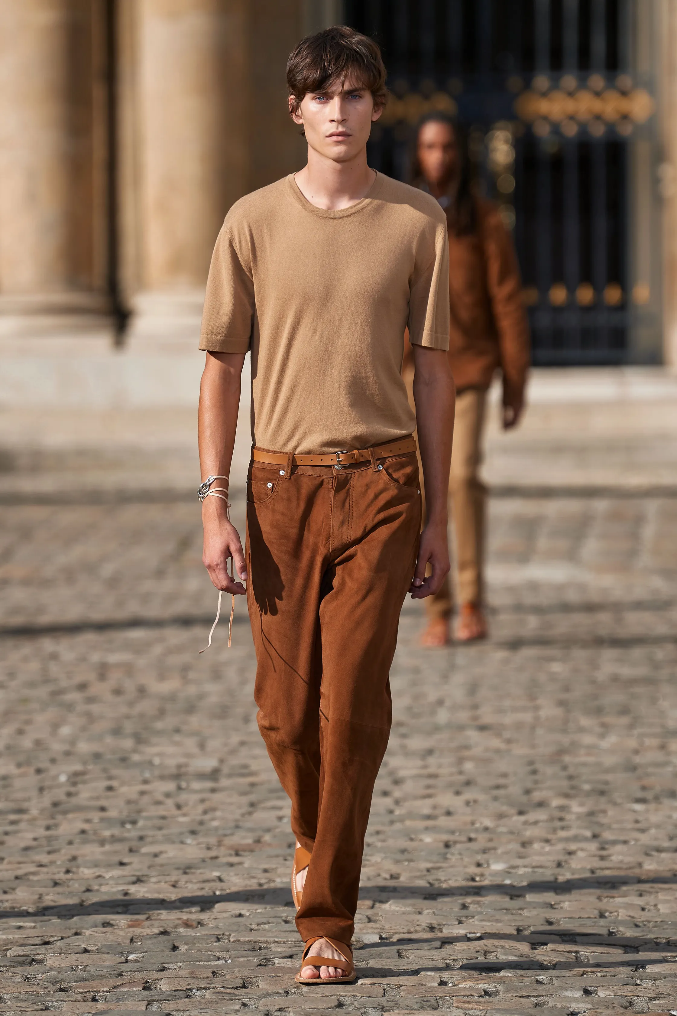 batch_00013-officine-generale-spring-2023-menswear-credit-gorunway.png